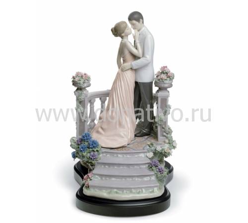 Статуэтка "Любовь под луной" Lladro 01007695