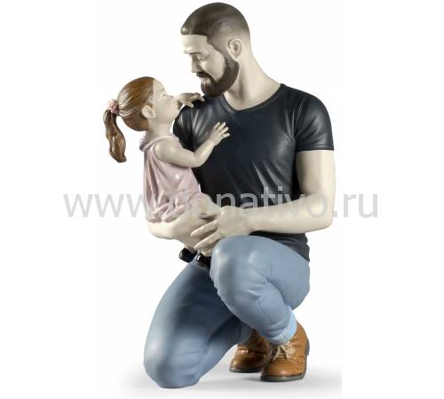 Статуэтка "Ребенок в руках папы" Lladro 01009391