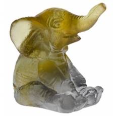 Статуэтка "Слонёнок сидячий" янтарно-серая Daum 05136/C