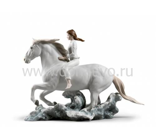 Статуэтка лошадь "Галопом по морю" Lladro 01009371